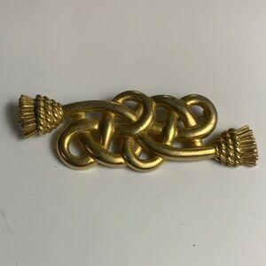 Elegant Gold Knot Brooch 80/90s